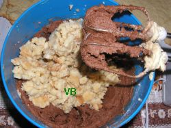 Foaia înmuiată şi pusă peste margarina frecată